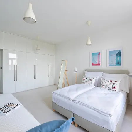 *sunny And Stylish* With Balcony Near Tv Tower Appartement