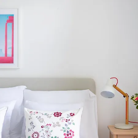 *sunny And Stylish* With Balcony Near Tv Tower Appartement *