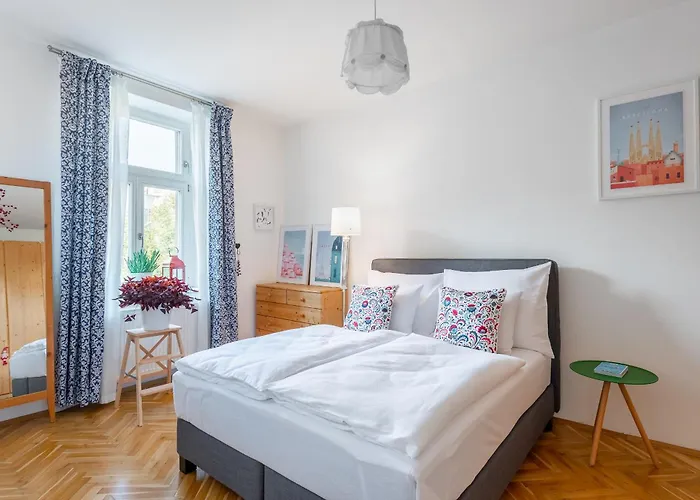 *sunny And Stylish* With Balcony Near Tv Tower Διαμέρισμα Πράγα